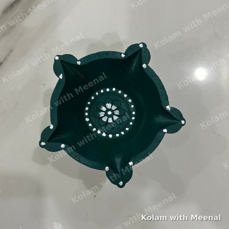 Mini Panchamuga Vilakku — hand-painted clay diyas