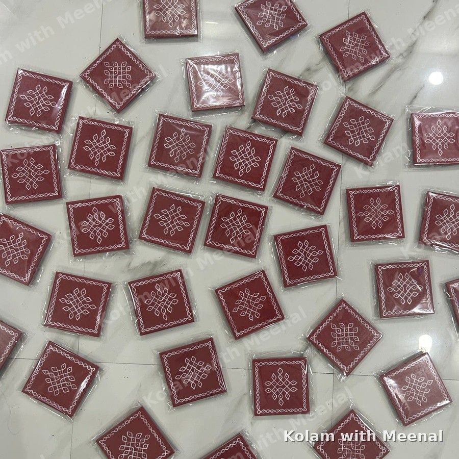 5x5 inch Manai - Sikku Kolam — hand-painted manai
