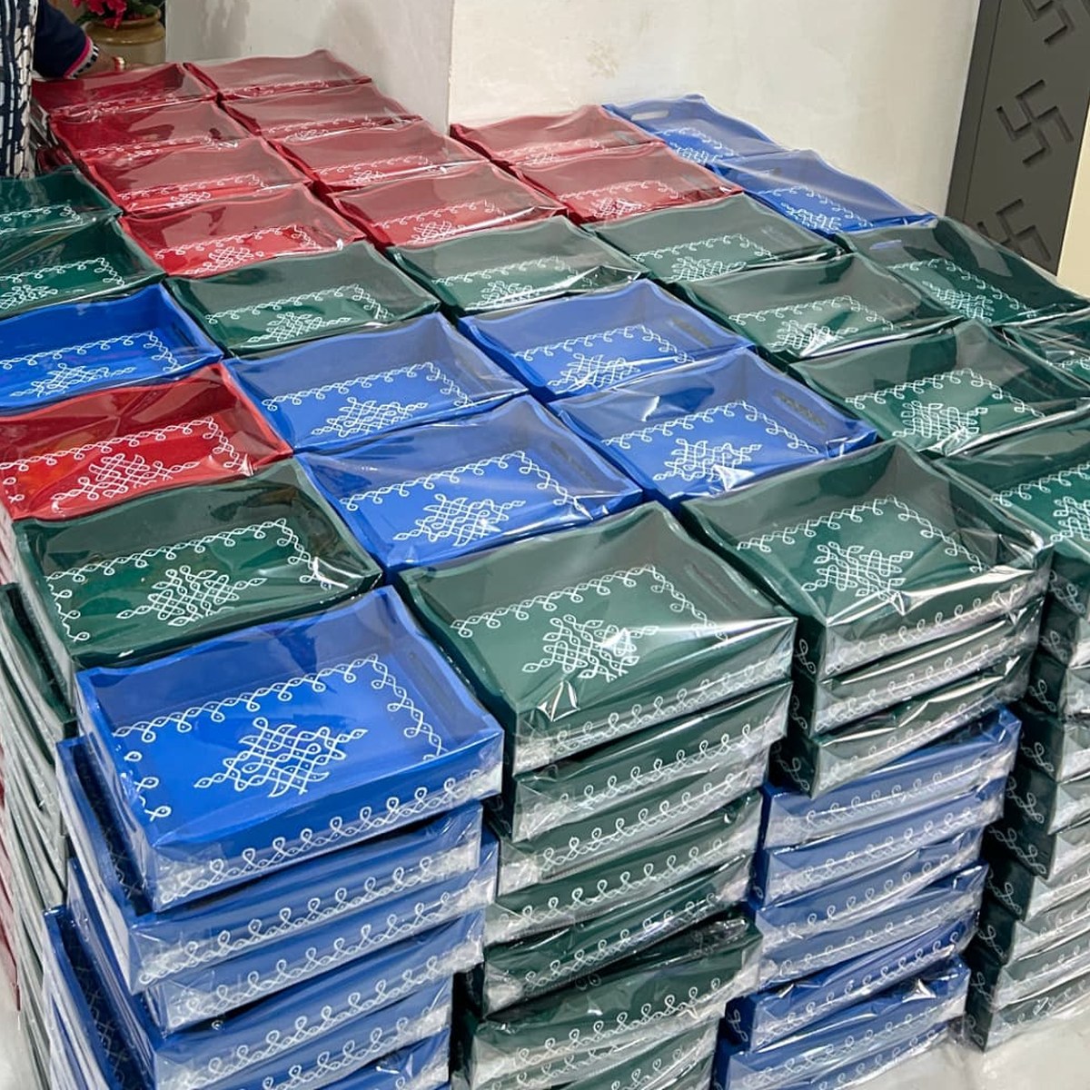 10x7 inch Trays in 3 Colours — Upanayanam Return Gift — Return Gifts | Kolam with Meenal bulk order